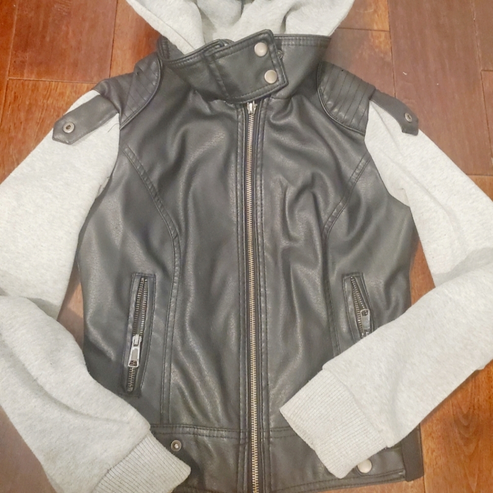 Leather like jacket with sweatshirt material sleeves fits girls 12-14 by…